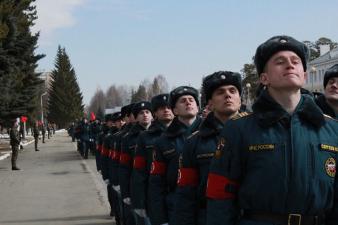 Парадный расчет института отмечен в лучшую сторону