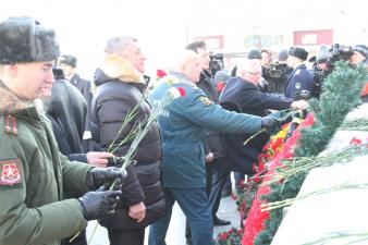 15.02.2016 Возложение цветов к мемориалу Черный Тюльпан