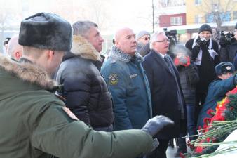 15.02.2016 Возложение цветов к мемориалу Черный Тюльпан