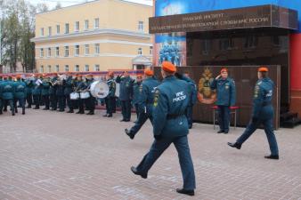 Еженедельное построение личного состава института