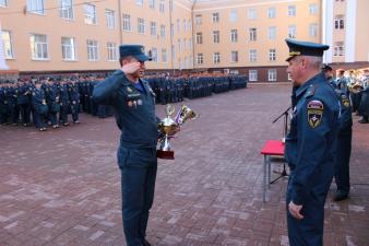 Начальник института вручил награды победителям и призерам соревнований