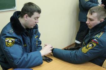 Отработка действий при беспарашютном десантировании с вертолета Ми-8