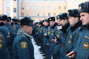 Строевой смотр зимней формы одежды