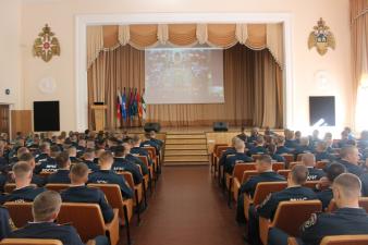 Молебен в Храме Христа Спасителя смотрели по видеоконференцсвязи 