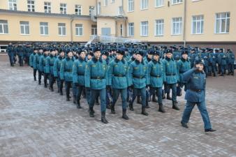 На утреннем построении вручены дипломы отличившимся спортсменам