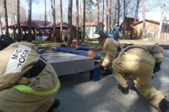 На аллее Ратной Славы открыли стелу пожарным и спасателям   