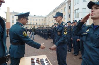 09.09.2016 Вручение офицерских погон курсантам выпускных курсов